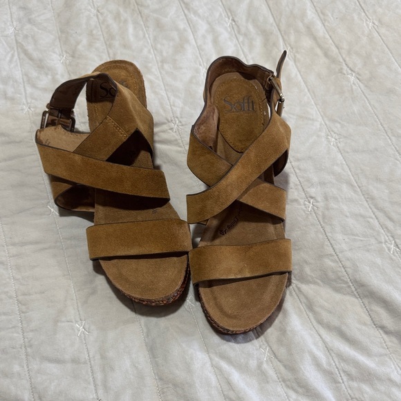 Sofft Women's Brown Strappy Sandals - Picture 1 of 9
